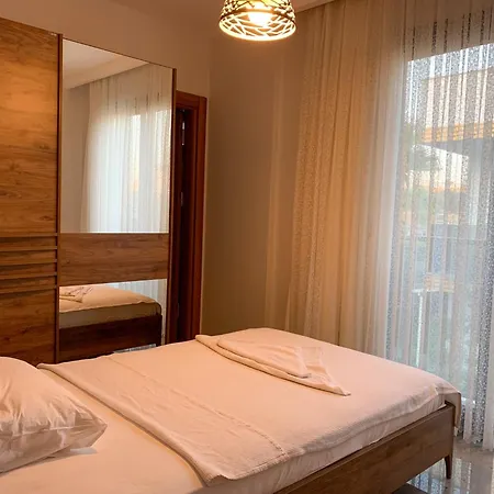 Oezel Havuzlu Muestakil Lueks