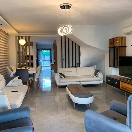 Villa Oezel Havuzlu Muestakil Lueks *