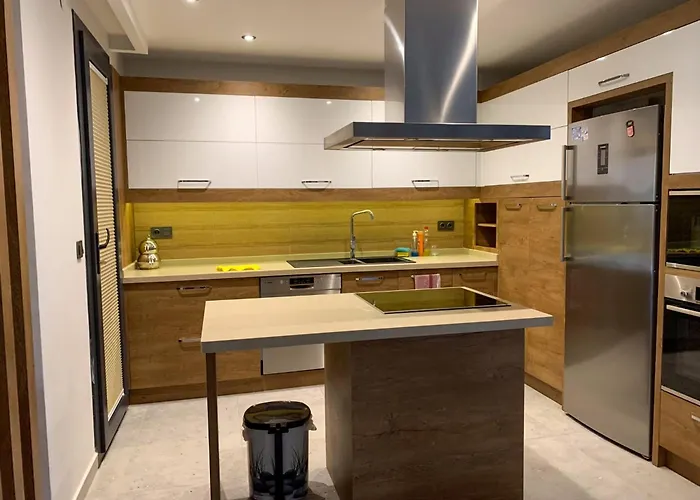 Oezel Havuzlu Muestakil Lueks *