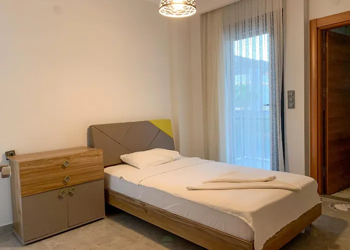 Oezel Havuzlu Muestakil Lueks *