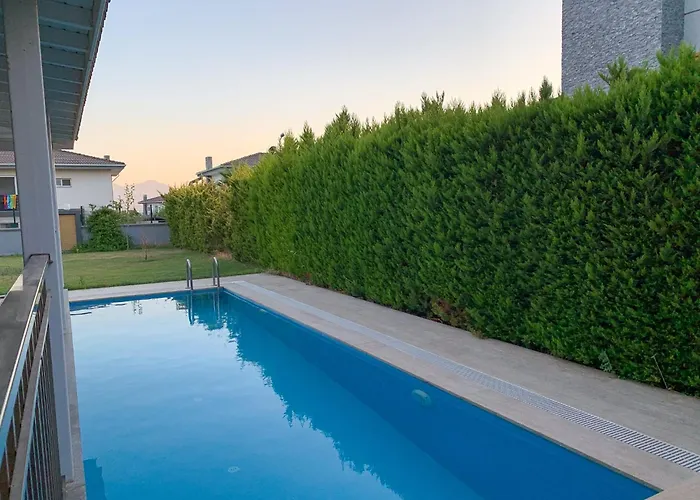 Villa Oezel Havuzlu Muestakil Lueks *